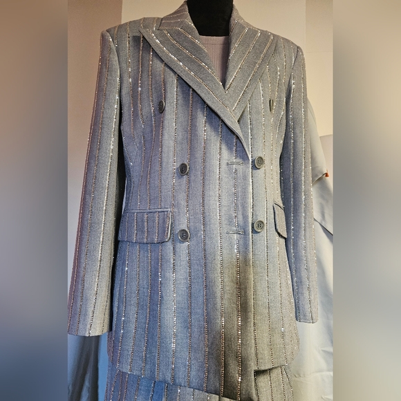 Chic Silver Striped Suit Set - Picture 2 of 9
